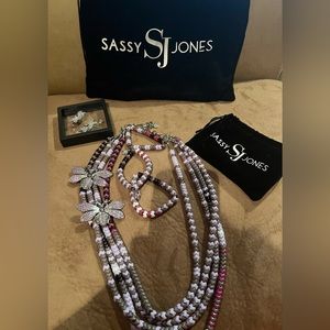 Sassy Jones - Kibibi Necklace Set - (Necklace, earrings & bracelets) - New
